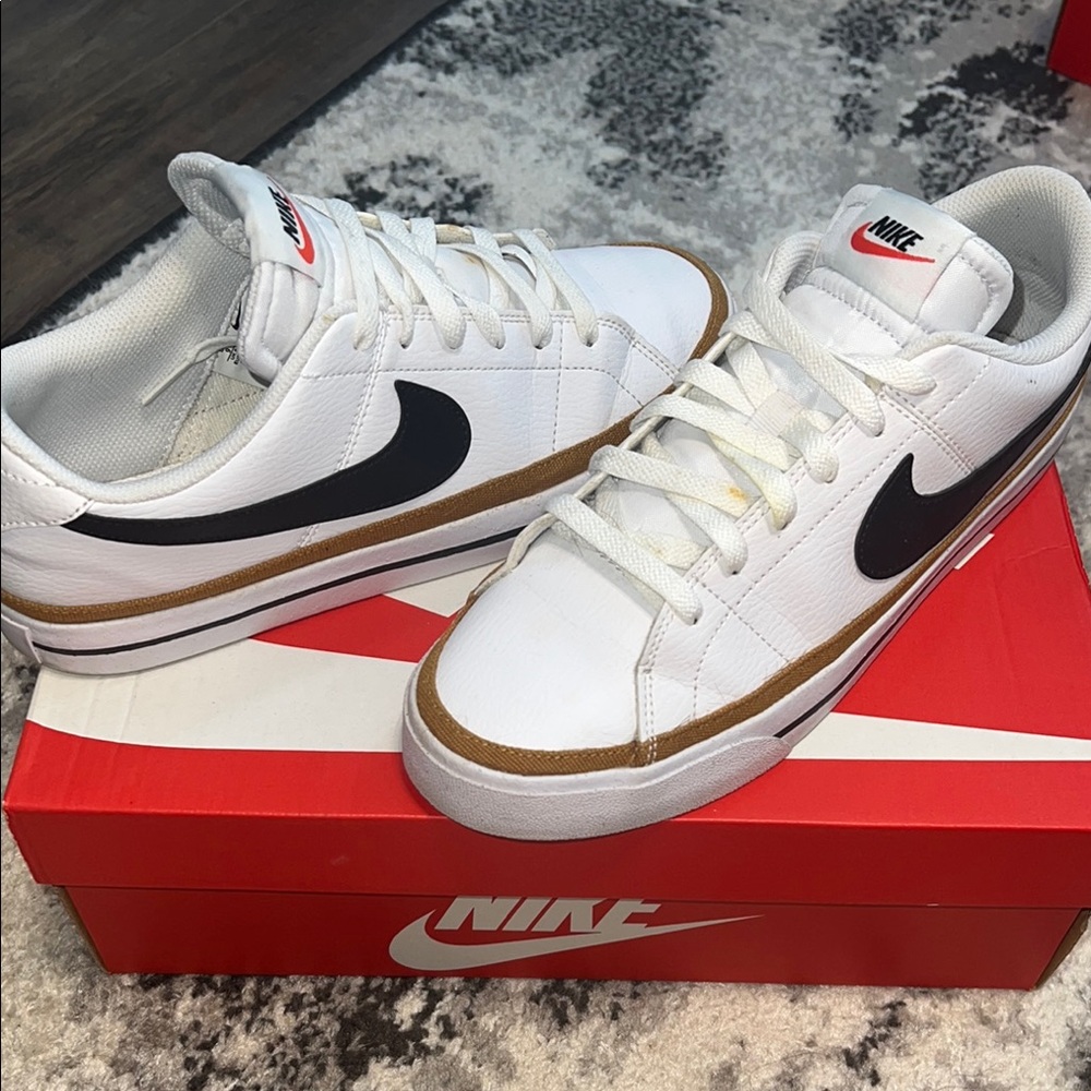 Nike Court Legacy Men’s Size 9